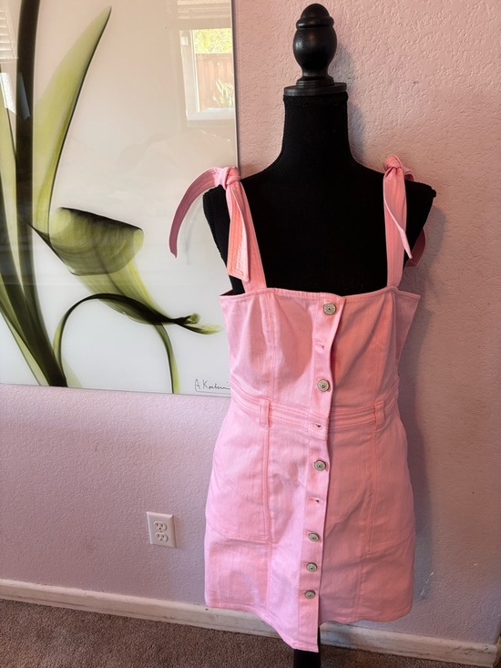 cinq a sept Dresses & Skirts - new pink dress size 10